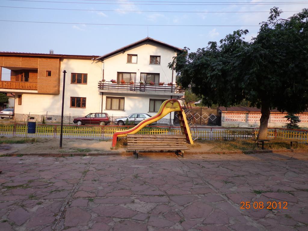 Family Hotel Ecorelax Madzhare Exterior photo