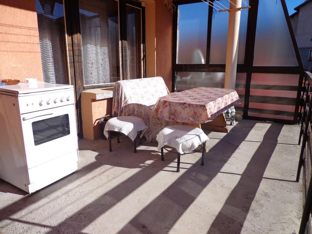 Family Hotel Ecorelax Madzhare Exterior photo